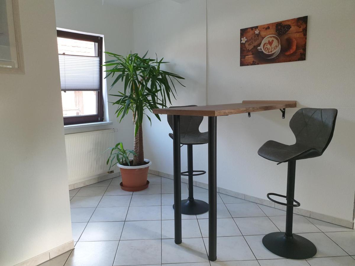 Ganze Ferienwohnung 5 Km Von Erfurt, Mit Kaffeevollautomat, Tv, Wlan, Boxspringbett, Schlafsofa Und Einkaufsmoeglichkeiten, Sehr Gute Anbindung Zur A71 Und A4, Kostenloser Oeff Parkplatz Fuer Pkw Und Transporter Elxleben Ngoại thất bức ảnh