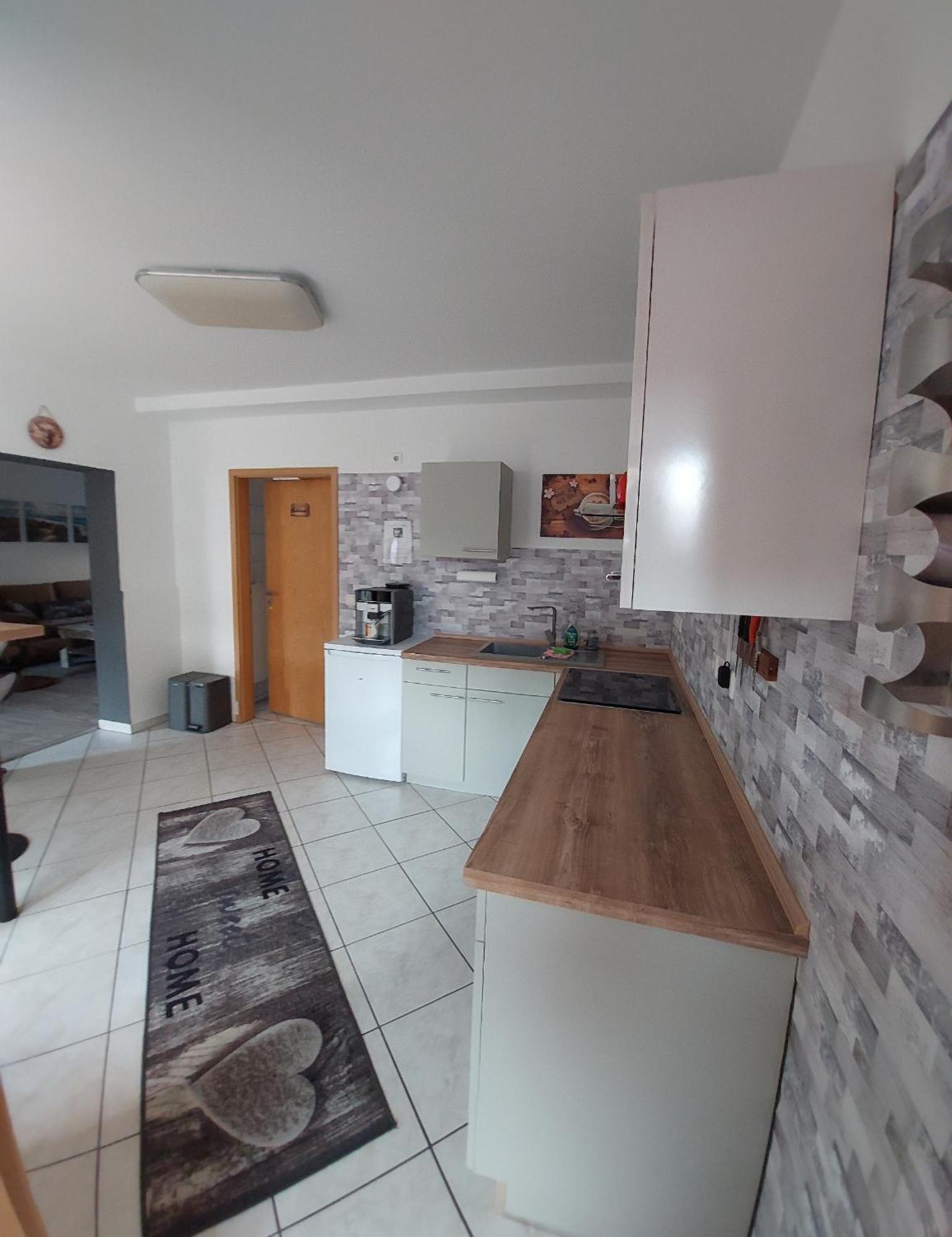 Ganze Ferienwohnung 5 Km Von Erfurt, Mit Kaffeevollautomat, Tv, Wlan, Boxspringbett, Schlafsofa Und Einkaufsmoeglichkeiten, Sehr Gute Anbindung Zur A71 Und A4, Kostenloser Oeff Parkplatz Fuer Pkw Und Transporter Elxleben Ngoại thất bức ảnh